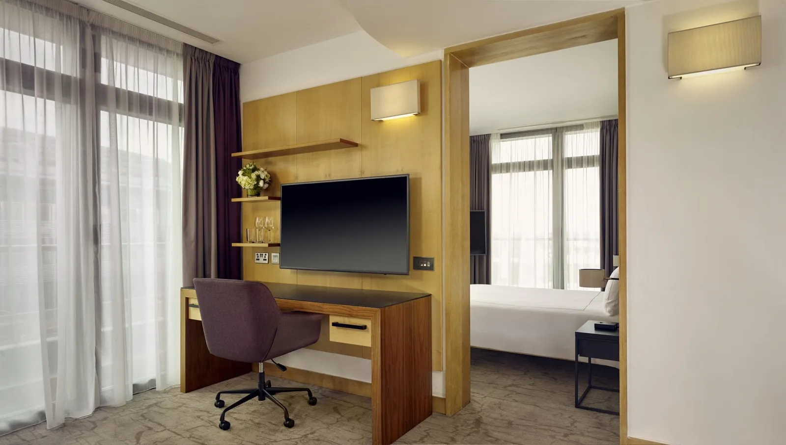Junior Suite with London Eye View
